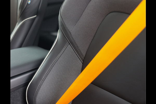 Volvo XC60 T8 AWD Polestar Engineered | Pano - Trekhaak - Bowers&Wilkins