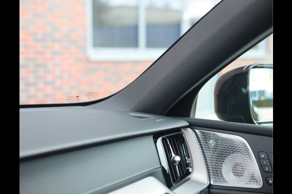 Volvo XC60 T8 AWD Polestar Engineered | Pano - Trekhaak - Bowers&Wilkins