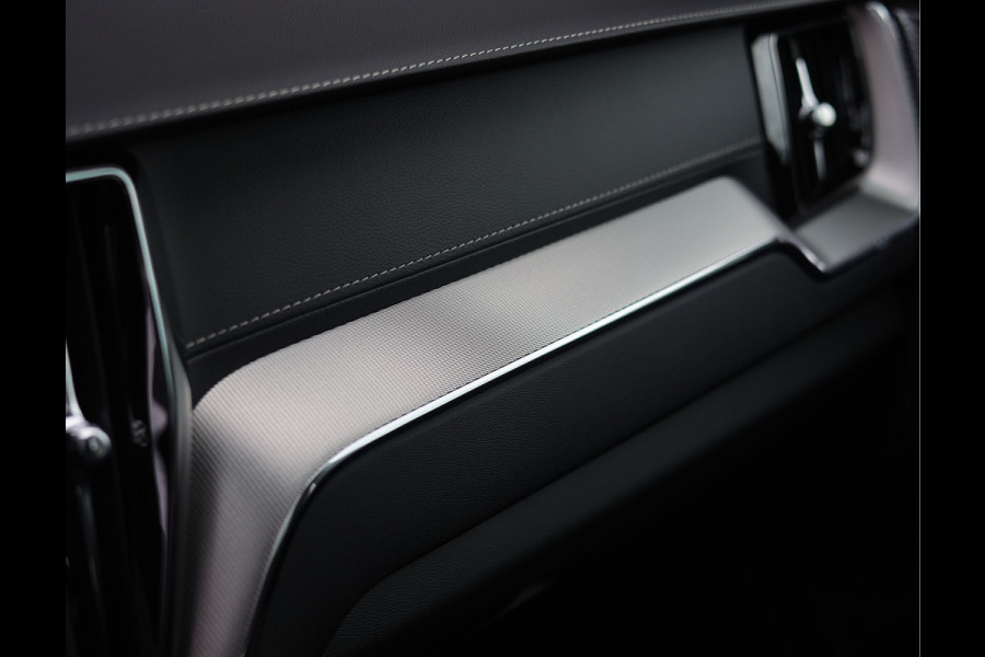 Volvo XC60 T8 AWD Polestar Engineered | Pano - Trekhaak - Bowers&Wilkins