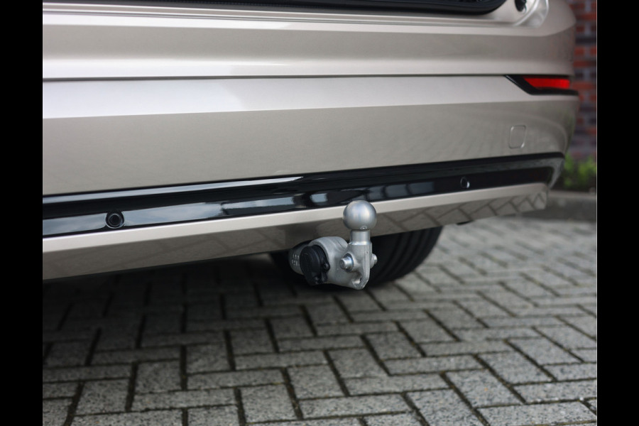 Volvo XC90 T8 AWD Ultra Dark | Pano - Trekhaak - Luchtvering