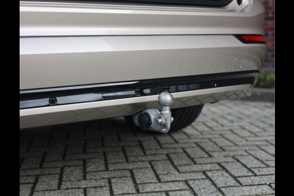 Volvo XC90 T8 AWD Ultra Dark | Pano - Trekhaak - Luchtvering