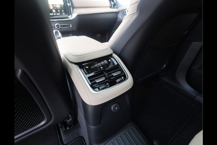 Volvo XC90 T8 AWD Ultra Dark | Pano - Trekhaak - Luchtvering