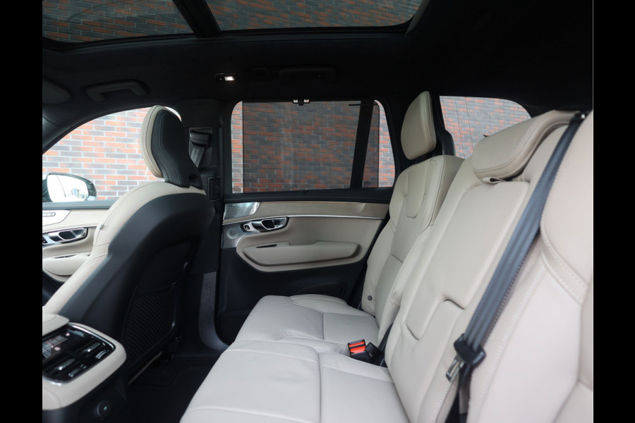 Volvo XC90 T8 AWD Ultra Dark | Pano - Trekhaak - Luchtvering