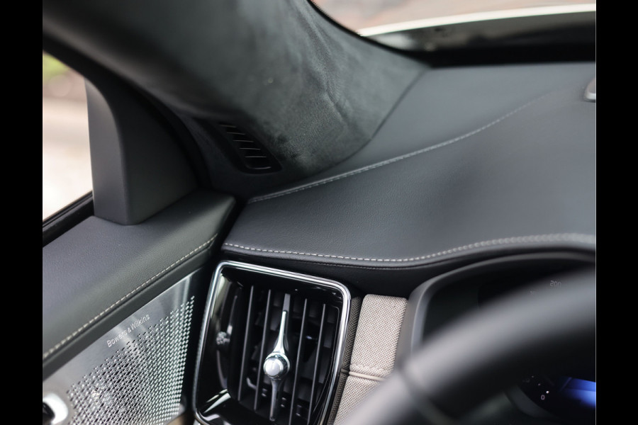 Volvo XC90 T8 AWD Ultra Dark | Pano - Trekhaak - Luchtvering