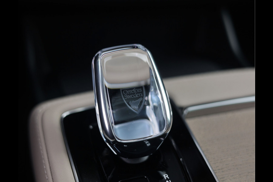 Volvo XC90 T8 AWD Ultra Dark | Pano - Trekhaak - Luchtvering