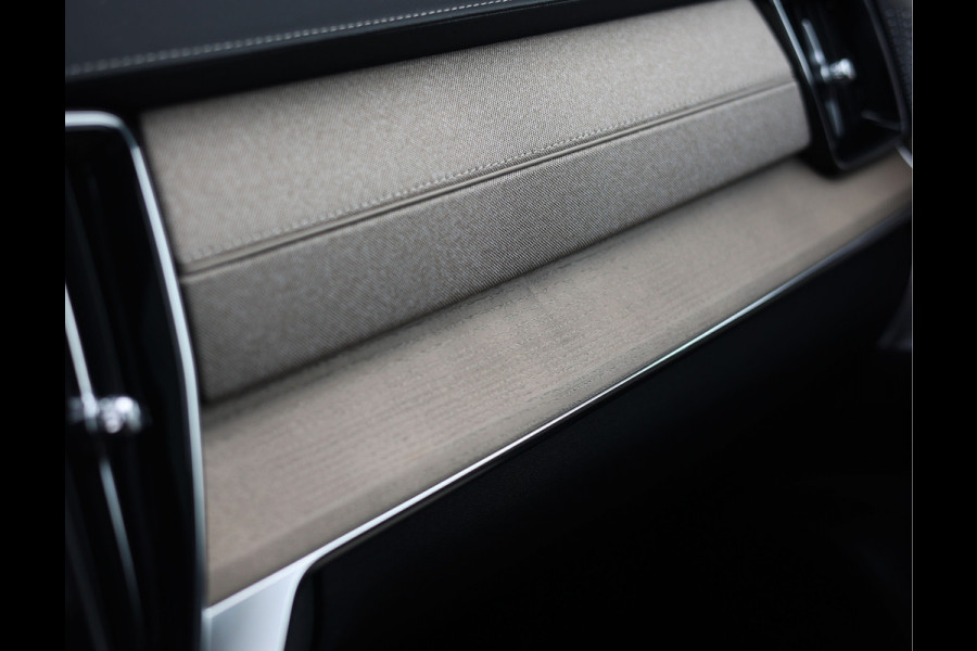 Volvo XC90 T8 AWD Ultra Dark | Pano - Trekhaak - Luchtvering