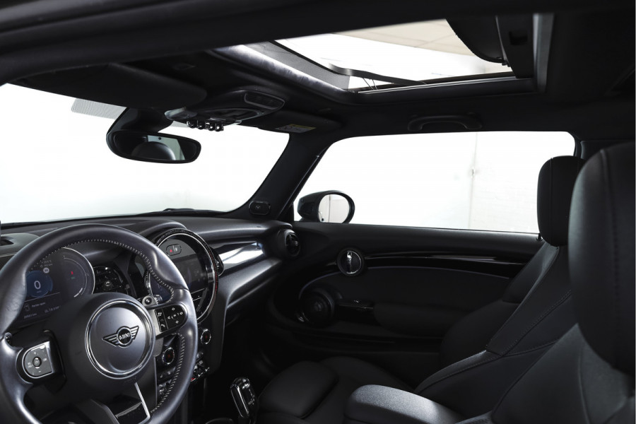 MINI 3-deurs 2.0 Cooper S | S/K-Panodak | Dig. Cockpit | Stoelverw. | PDC | Camera | NAV + App. Connect | ECC | Harman Kardon | LM 18" |