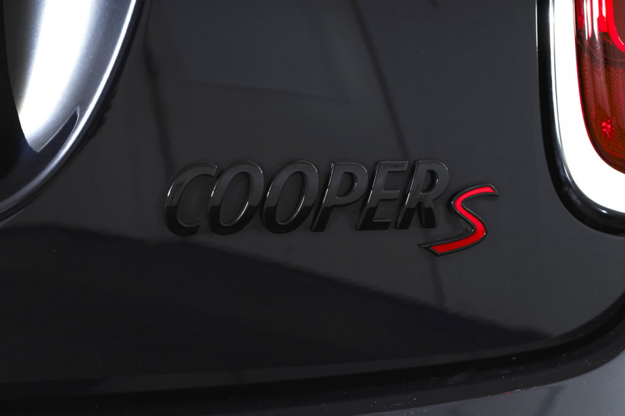 MINI 3-deurs 2.0 Cooper S | S/K-Panodak | Dig. Cockpit | Stoelverw. | PDC | Camera | NAV + App. Connect | ECC | Harman Kardon | LM 18" |