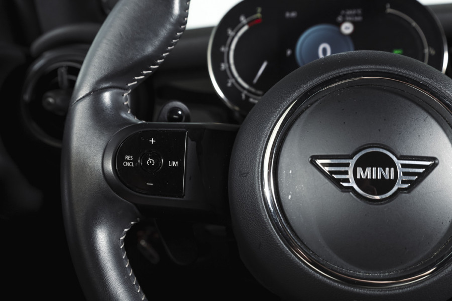 MINI 3-deurs 2.0 Cooper S | S/K-Panodak | Dig. Cockpit | Stoelverw. | PDC | Camera | NAV + App. Connect | ECC | Harman Kardon | LM 18" |