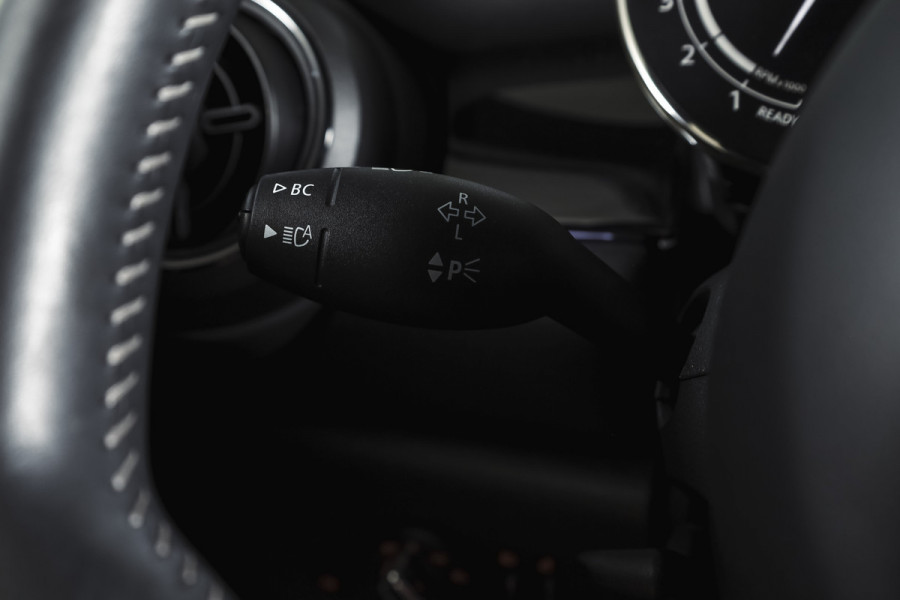 MINI 3-deurs 2.0 Cooper S | S/K-Panodak | Dig. Cockpit | Stoelverw. | PDC | Camera | NAV + App. Connect | ECC | Harman Kardon | LM 18" |