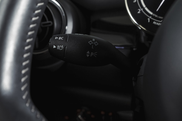 MINI 3-deurs 2.0 Cooper S | S/K-Panodak | Dig. Cockpit | Stoelverw. | PDC | Camera | NAV + App. Connect | ECC | Harman Kardon | LM 18" |