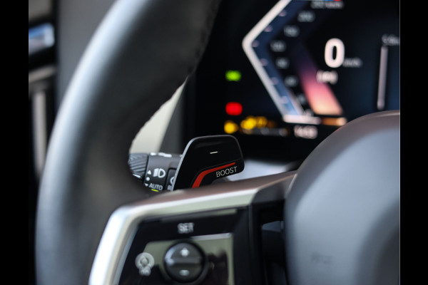 BMW X3 30e xDrive | Pano - Trekhaak - HUD