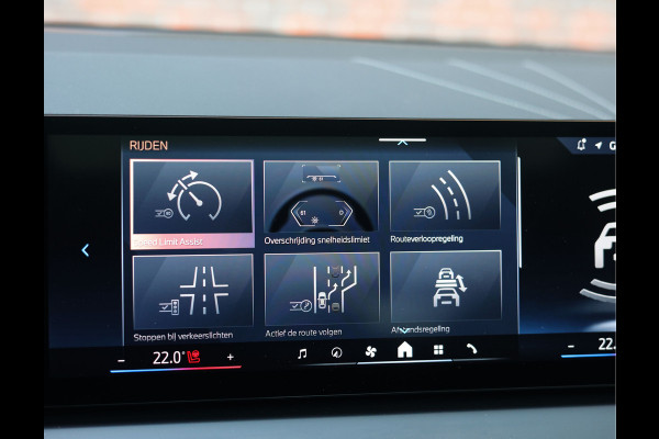 BMW X3 30e xDrive | Pano - Trekhaak - HUD