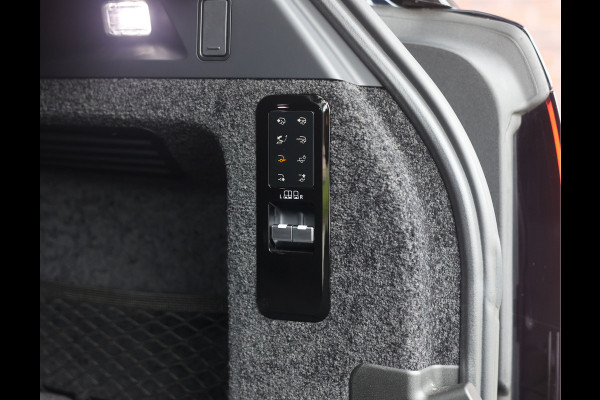 Land Rover Range Rover P550e SV | Pano - Trekhaak - Clearsight - Meridian