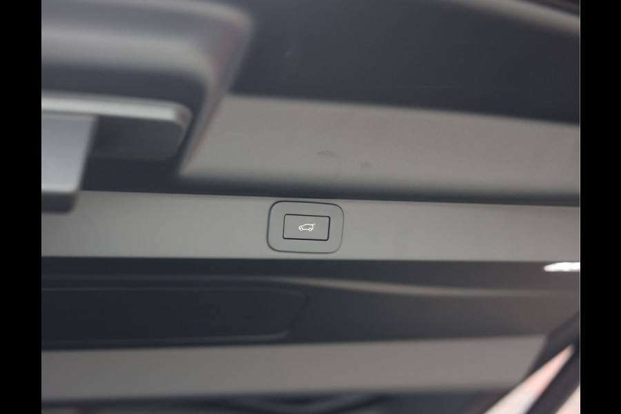 Land Rover Range Rover P550e SV | Pano - Trekhaak - Clearsight - Meridian