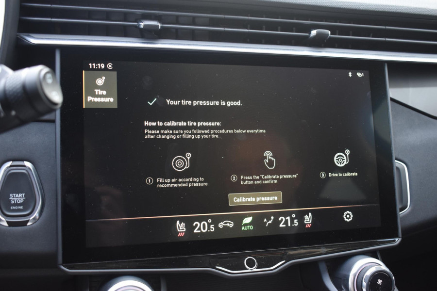 Lynk & Co 01 262PK Automaat / 360 Camera / Adaptieve cruise control / Glazen schuif-kanteldak / Elektrische stoelen met geheugenfunctie / Stoelverwarming / Elektrische achterklep / Climate control / Parkeersensoren V+A / 20"velgen / Keyless entry /