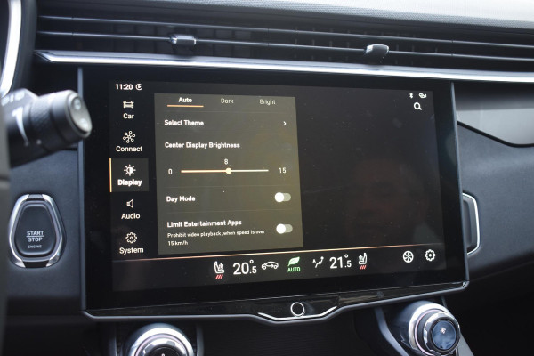 Lynk & Co 01 262PK Automaat / 360 Camera / Adaptieve cruise control / Glazen schuif-kanteldak / Elektrische stoelen met geheugenfunctie / Stoelverwarming / Elektrische achterklep / Climate control / Parkeersensoren V+A / 20"velgen / Keyless entry /