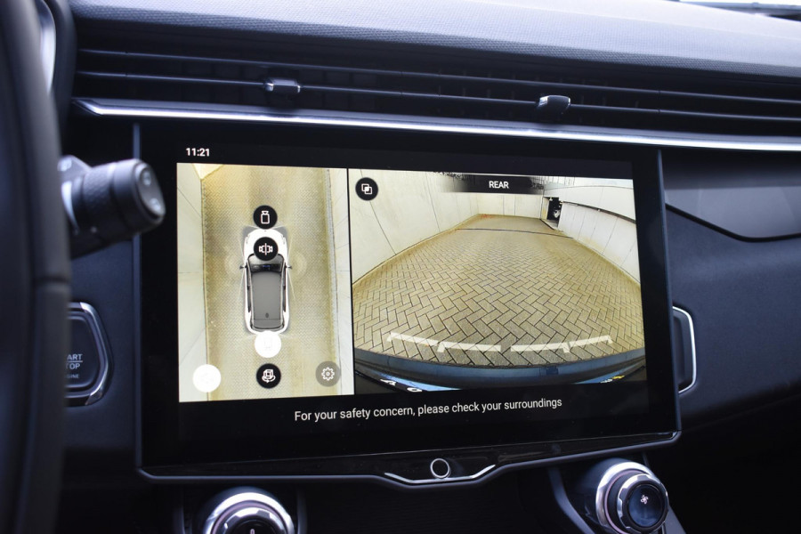Lynk & Co 01 262PK Automaat / 360 Camera / Adaptieve cruise control / Glazen schuif-kanteldak / Elektrische stoelen met geheugenfunctie / Stoelverwarming / Elektrische achterklep / Climate control / Parkeersensoren V+A / 20"velgen / Keyless entry /