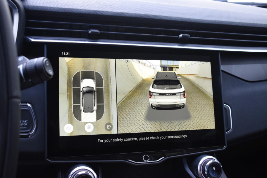 Lynk & Co 01 262PK Automaat / 360 Camera / Adaptieve cruise control / Glazen schuif-kanteldak / Elektrische stoelen met geheugenfunctie / Stoelverwarming / Elektrische achterklep / Climate control / Parkeersensoren V+A / 20"velgen / Keyless entry /