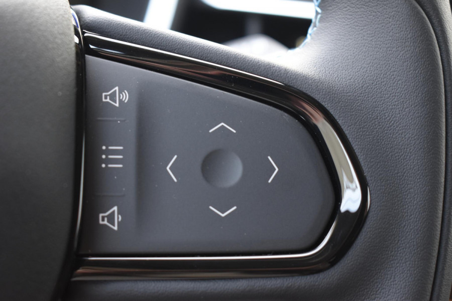 Lynk & Co 01 262PK Automaat / 360 Camera / Adaptieve cruise control / Glazen schuif-kanteldak / Elektrische stoelen met geheugenfunctie / Stoelverwarming / Elektrische achterklep / Climate control / Parkeersensoren V+A / 20"velgen / Keyless entry /