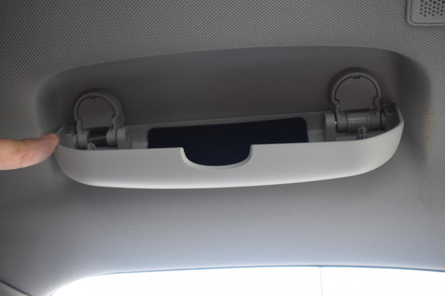 Lynk & Co 01 262PK Automaat / 360 Camera / Adaptieve cruise control / Glazen schuif-kanteldak / Elektrische stoelen met geheugenfunctie / Stoelverwarming / Elektrische achterklep / Climate control / Parkeersensoren V+A / 20"velgen / Keyless entry /