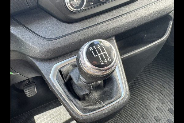 Renault Trafic 2.0 dCi 130 T30 L2H1 Work Edition Dubbele Schuifdeuren Trekhaak Navi Cruise Clima Carplay Betimmering Laadruimte
