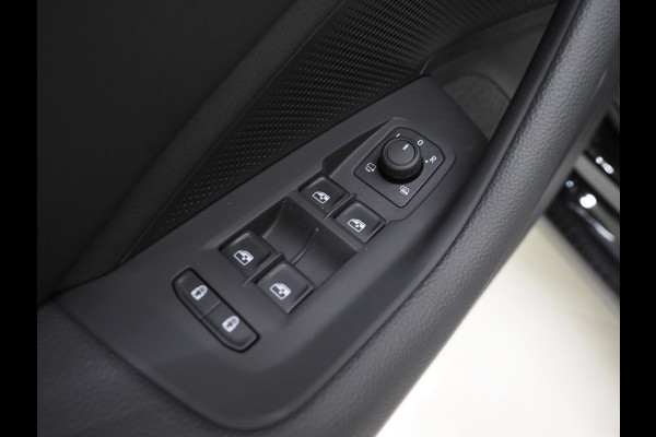 Škoda Superb Combi 1.5 TSI PHEV Laurin & Klement | Leder | Massage | HUD | Canton | Camera | Sfeerlicht | Memory | Keyless