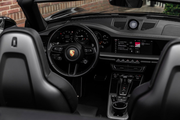 Porsche 911 3.0 Carrera 4 S 450 PK SportDesign Burmester 360 Camera Chrono Matrix LED 21''