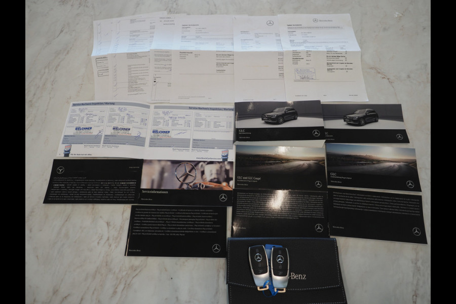 Mercedes-Benz GLC 300e 4MATIC Premium Plus | Panoramadak | Trekhaak | Massage | Leder | Stoelkoeling | Sfeerlicht | Carplay
