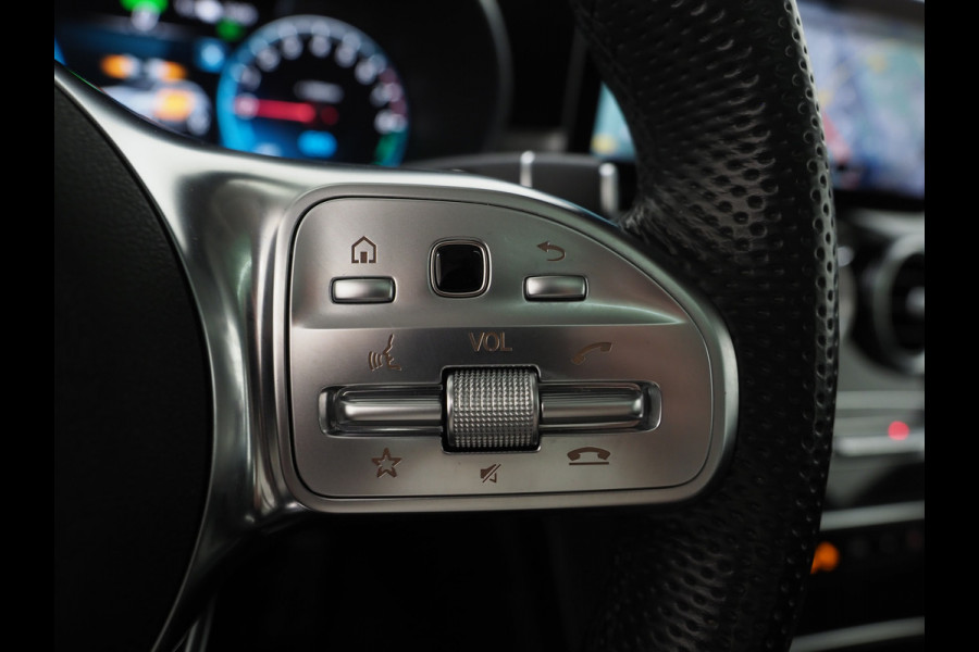 Mercedes-Benz GLC 300e 4MATIC Premium Plus | Panoramadak | Trekhaak | Massage | Leder | Stoelkoeling | Sfeerlicht | Carplay
