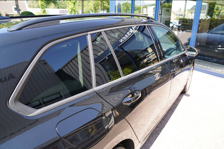 Volkswagen Golf Variant 1.5 eTSI Life Edition|Prijs rijklaar incl 12 mnd garantie|Stuur,-stoelverw Elek klep Camera Blindspot