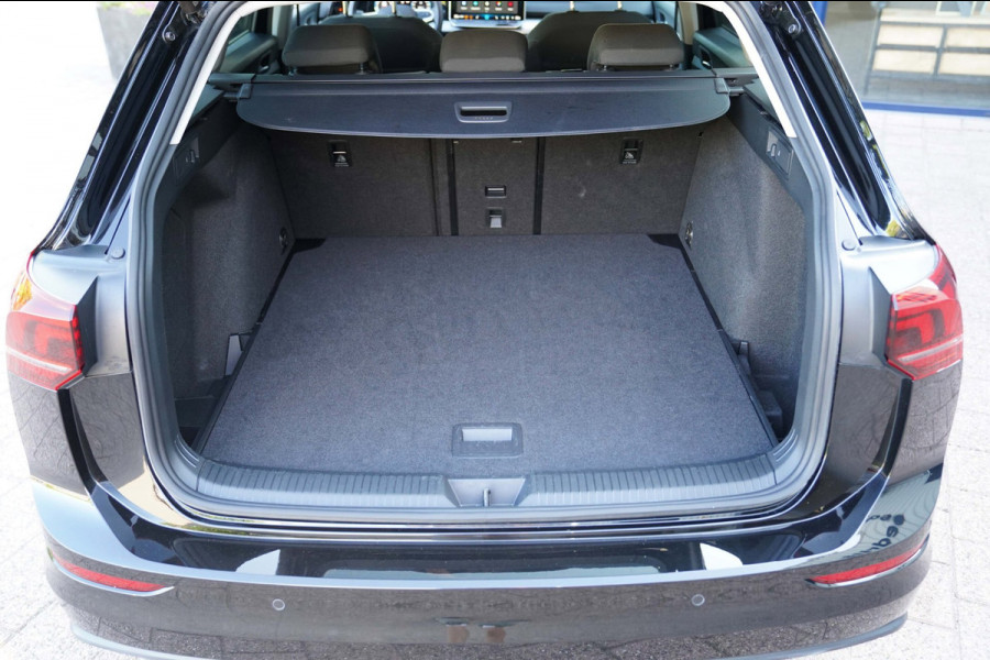 Volkswagen Golf Variant 1.5 eTSI Life Edition|Prijs rijklaar incl 12 mnd garantie|Stuur,-stoelverw Elek klep Camera Blindspot
