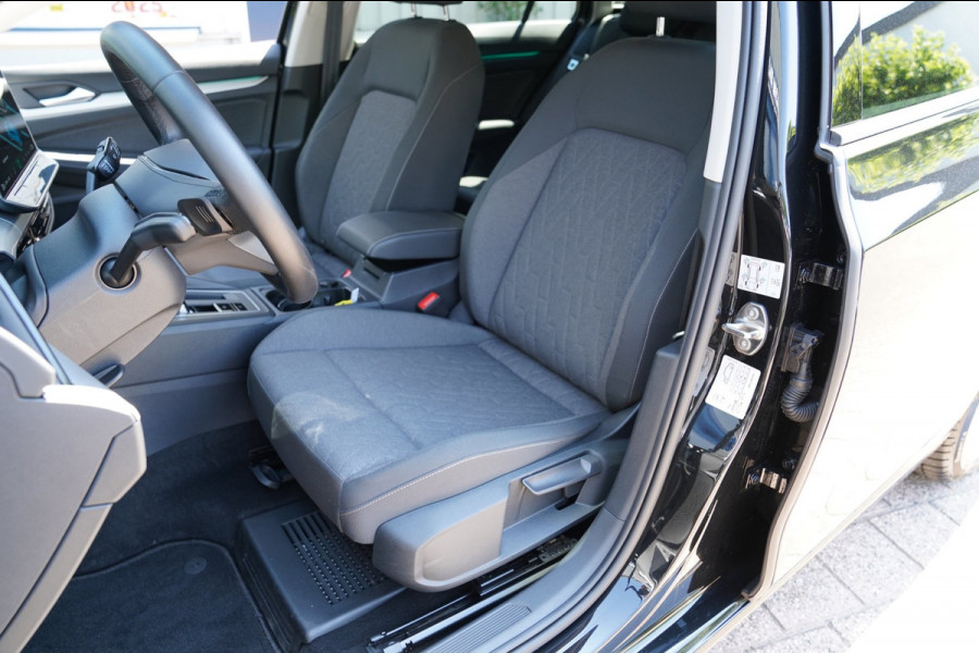 Volkswagen Golf Variant 1.5 eTSI Life Edition|Prijs rijklaar incl 12 mnd garantie|Stuur,-stoelverw Elek klep Camera Blindspot