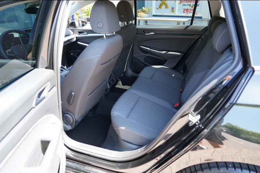 Volkswagen Golf Variant 1.5 eTSI Life Edition|Prijs rijklaar incl 12 mnd garantie|Stuur,-stoelverw Elek klep Camera Blindspot