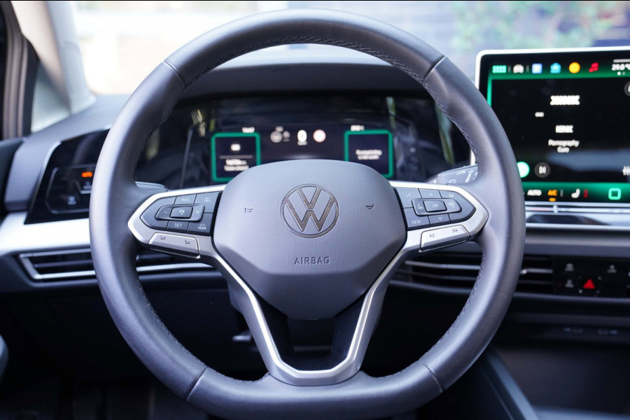 Volkswagen Golf Variant 1.5 eTSI Life Edition|Prijs rijklaar incl 12 mnd garantie|Stuur,-stoelverw Elek klep Camera Blindspot