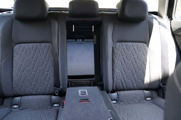 Volkswagen Golf Variant 1.5 eTSI Life Edition|Prijs rijklaar incl 12 mnd garantie|Stuur,-stoelverw Elek klep Camera Blindspot