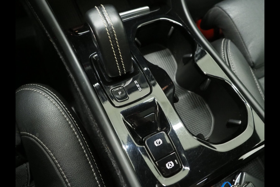 Volvo XC40 1.5 T5 Recharge R-Design | Panoramadak | Leder | Trekhaak | Harman/Kardon | Keyless | Camera | Carplay
