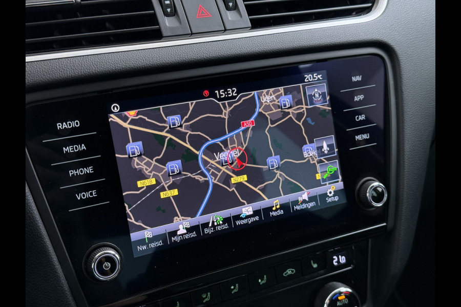 Škoda Octavia 1.0TSI 116PK Trekhaak Apple Carplay Android Navi PDC 17"LM Ecc Stoelverwarmd Cruise Control Led WLAN Bluetooth Isofix Volledig Skoda-Dealeronderhouden 1.300KG Trekgewicht 1e Eigenaar Origineel Nederlandse Auto