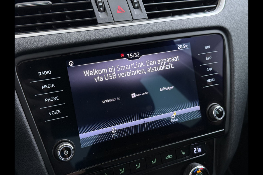 Škoda Octavia 1.0TSI 116PK Trekhaak Apple Carplay Android Navi PDC 17"LM Ecc Stoelverwarmd Cruise Control Led WLAN Bluetooth Isofix Volledig Skoda-Dealeronderhouden 1.300KG Trekgewicht 1e Eigenaar Origineel Nederlandse Auto