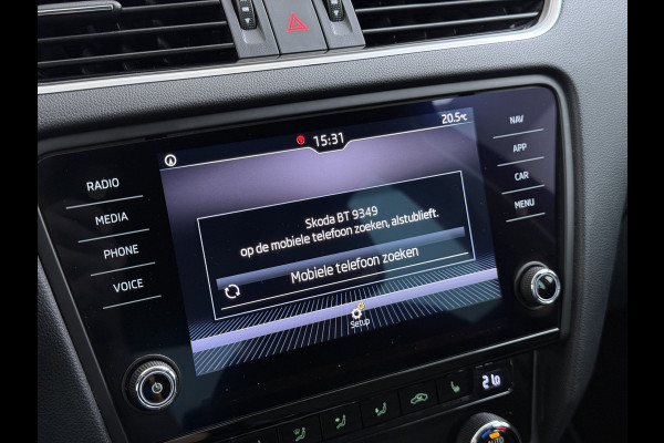 Škoda Octavia 1.0TSI 116PK Trekhaak Apple Carplay Android Navi PDC 17"LM Ecc Stoelverwarmd Cruise Control Led WLAN Bluetooth Isofix Volledig Skoda-Dealeronderhouden 1.300KG Trekgewicht 1e Eigenaar Origineel Nederlandse Auto