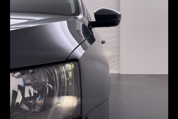 Škoda Octavia 1.0TSI 116PK Trekhaak Apple Carplay Android Navi PDC 17"LM Ecc Stoelverwarmd Cruise Control Led WLAN Bluetooth Isofix Volledig Skoda-Dealeronderhouden 1.300KG Trekgewicht 1e Eigenaar Origineel Nederlandse Auto