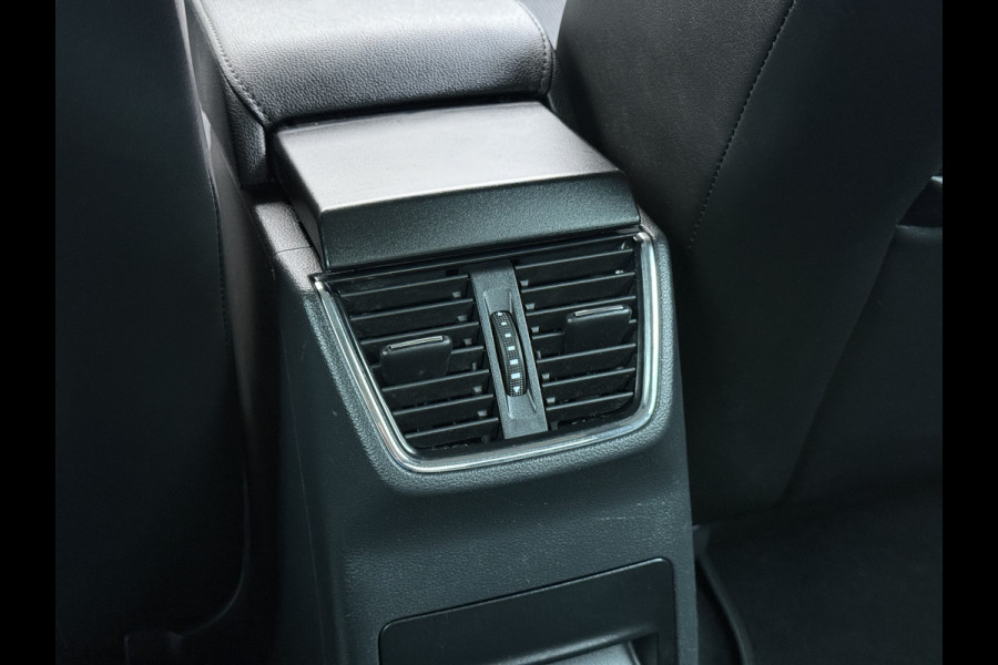 Škoda Octavia 1.0TSI 116PK Trekhaak Apple Carplay Android Navi PDC 17"LM Ecc Stoelverwarmd Cruise Control Led WLAN Bluetooth Isofix Volledig Skoda-Dealeronderhouden 1.300KG Trekgewicht 1e Eigenaar Origineel Nederlandse Auto