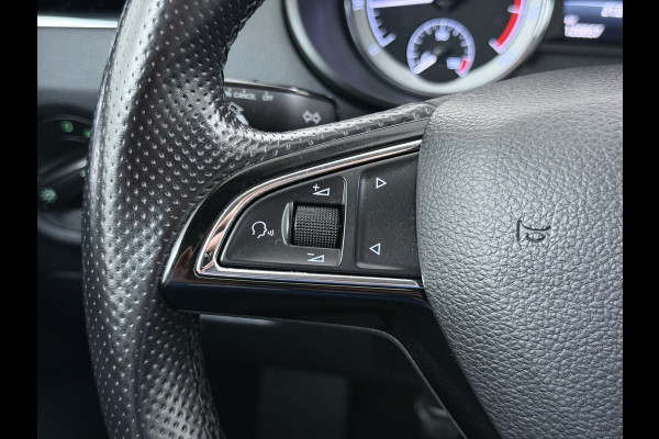 Škoda Octavia 1.0TSI 116PK Trekhaak Apple Carplay Android Navi PDC 17"LM Ecc Stoelverwarmd Cruise Control Led WLAN Bluetooth Isofix Volledig Skoda-Dealeronderhouden 1.300KG Trekgewicht 1e Eigenaar Origineel Nederlandse Auto