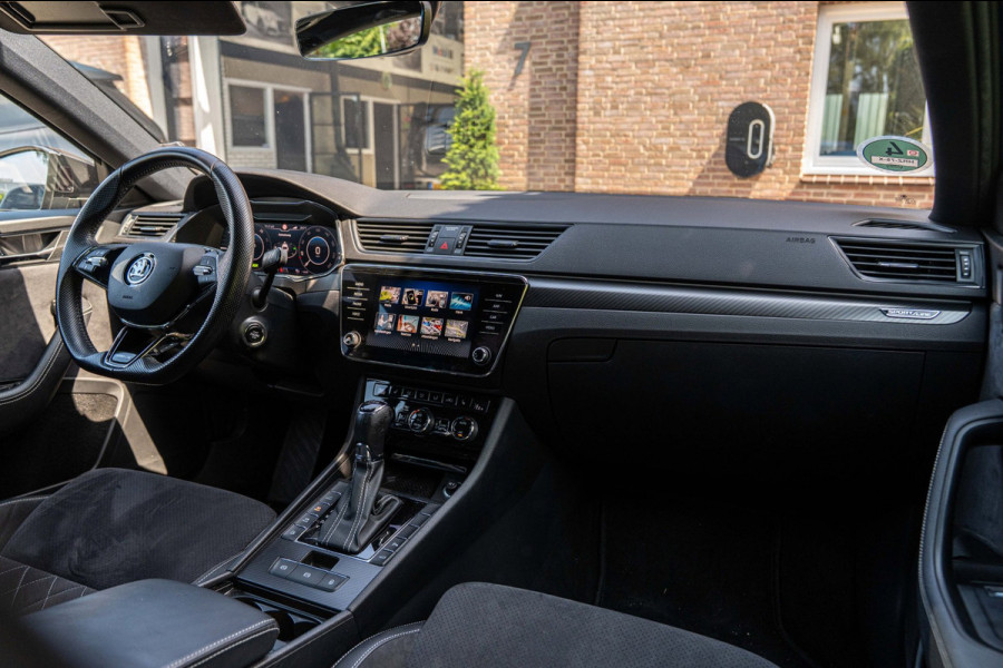 Škoda Superb Combi 1.4 TSI iV Sportline Business 218 PK Elek.Trekhaak Keyless ACC Camera 18''