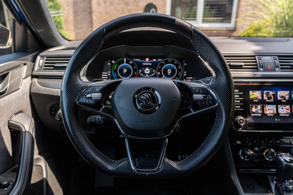 Škoda Superb Combi 1.4 TSI iV Sportline Business 218 PK Elek.Trekhaak Keyless ACC Camera 18''