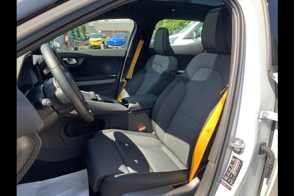 Polestar 2 Long Range Dual Motor Launch Edition 78kWh | 400pk | Elektrische Achterklep | Adaptieve Cruise Control | Panoramadak | Apple Carplay & Android Auto |