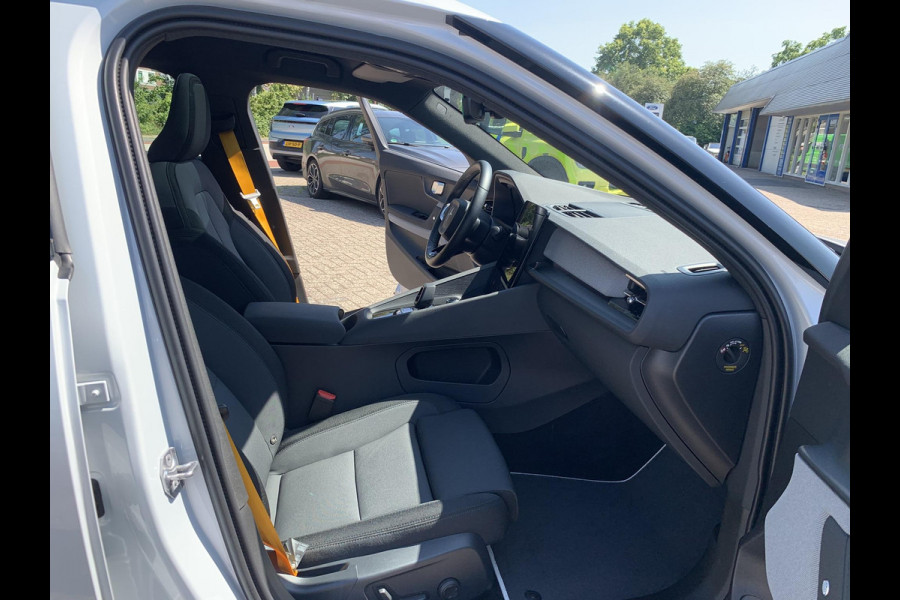 Polestar 2 Long Range Dual Motor Launch Edition 78kWh | 400pk | Elektrische Achterklep | Adaptieve Cruise Control | Panoramadak | Apple Carplay & Android Auto |