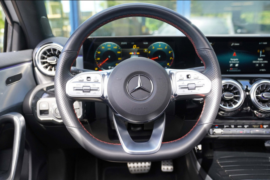 Mercedes-Benz A-Klasse 200 Business Solution AMG|Prijs rijklaar incl. 12 mnd garantie|Schuif/kanteldak Carplay PDC DAB Camera LED