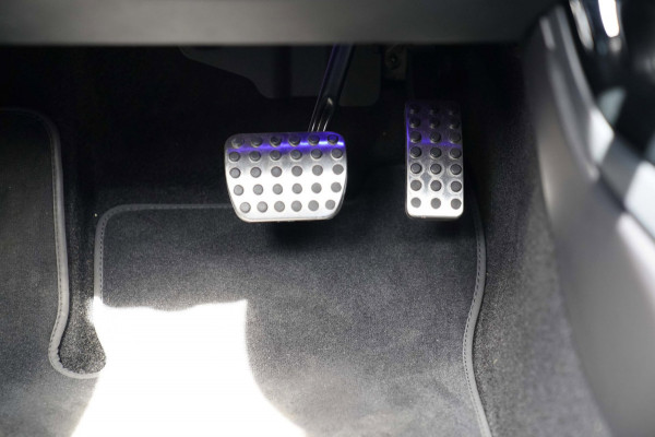 Mercedes-Benz A-Klasse 200 Business Solution AMG|Prijs rijklaar incl. 12 mnd garantie|Schuif/kanteldak Carplay PDC DAB Camera LED