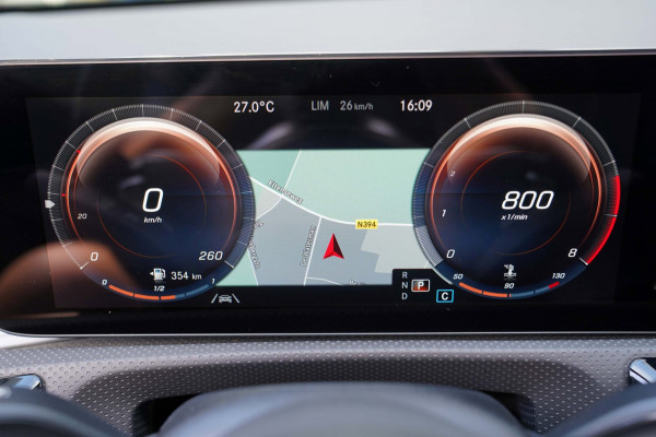 Mercedes-Benz A-Klasse 200 Business Solution AMG|Prijs rijklaar incl. 12 mnd garantie|Schuif/kanteldak Carplay PDC DAB Camera LED